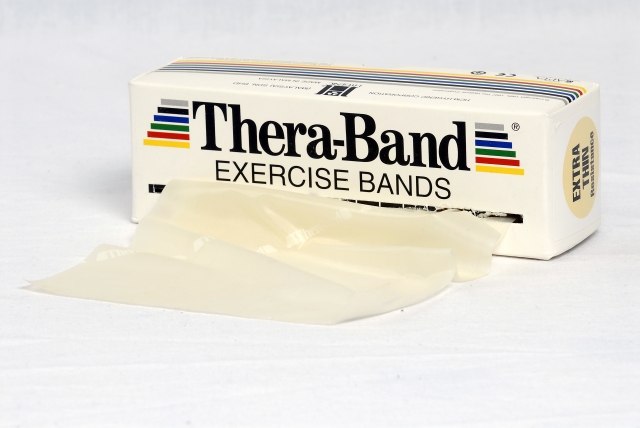 Bandă elastică Thera-Band,  5,5  m - Bej / Extra subţire